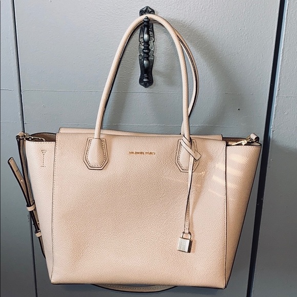 Michael Kors Handbags - Michael Kors Large Satchel Purse
